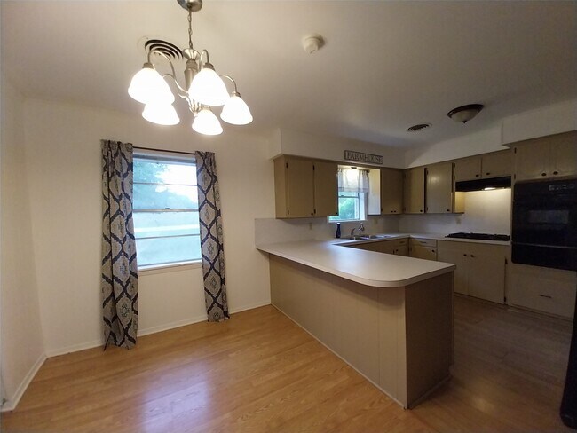 Foto del edificio - 6503 Old Mill Creek Rd