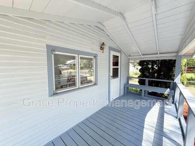Foto del edificio - 5685 S Elmwood St