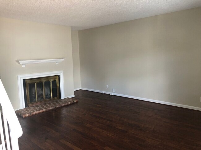Foto del edificio - 5868 Brentwood Trace