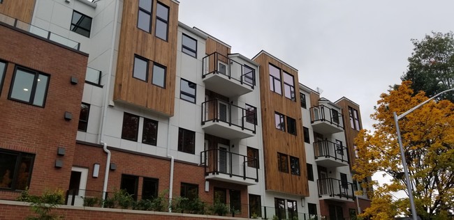 Building Photo - Plaza Apartments