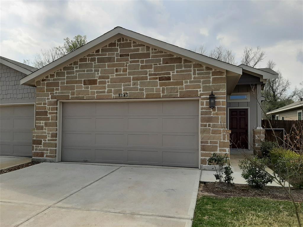 Primary Photo - 9737 Grosbeak Ln