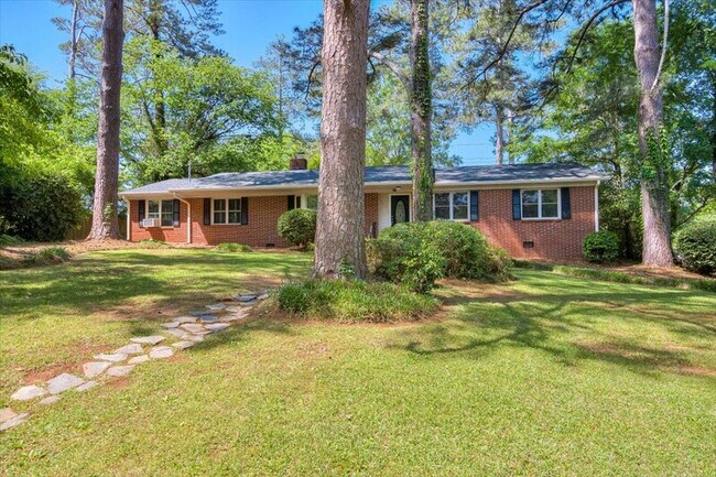 Foto del edificio - 427 Ashland Dr