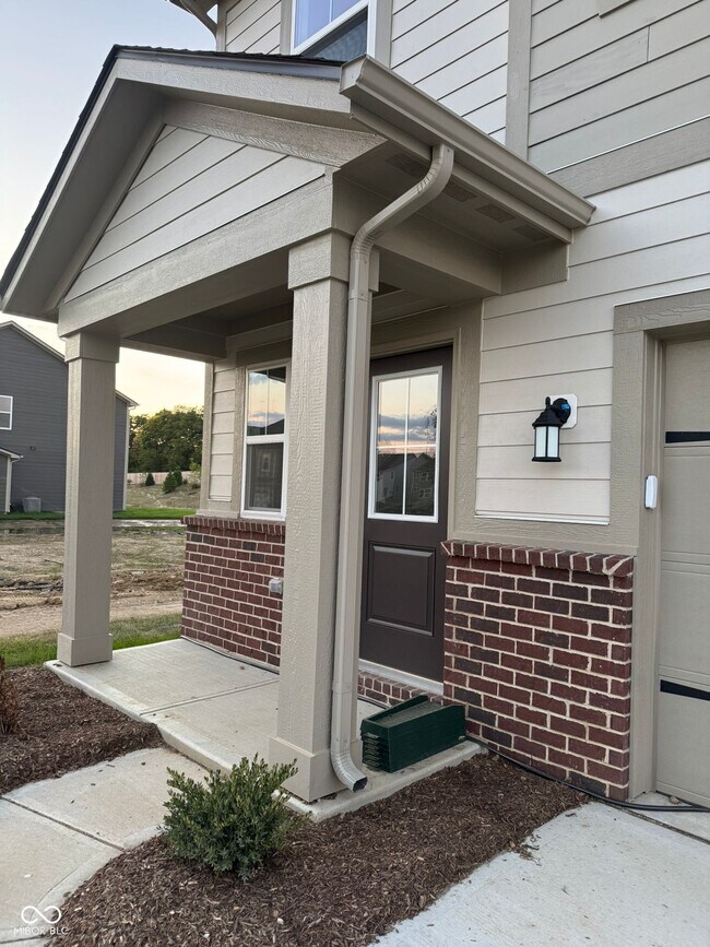 Building Photo - 15322 Farrington Rd
