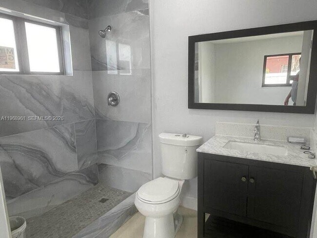 Foto del edificio - 3051 NW 102nd St