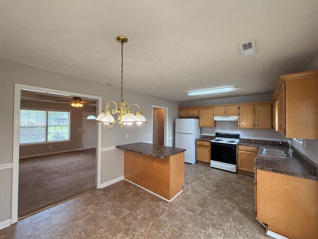 Foto del edificio - Available Now - 3BR 2BA Home in Smyrna **All one level** $300 Off First Month's Rent!