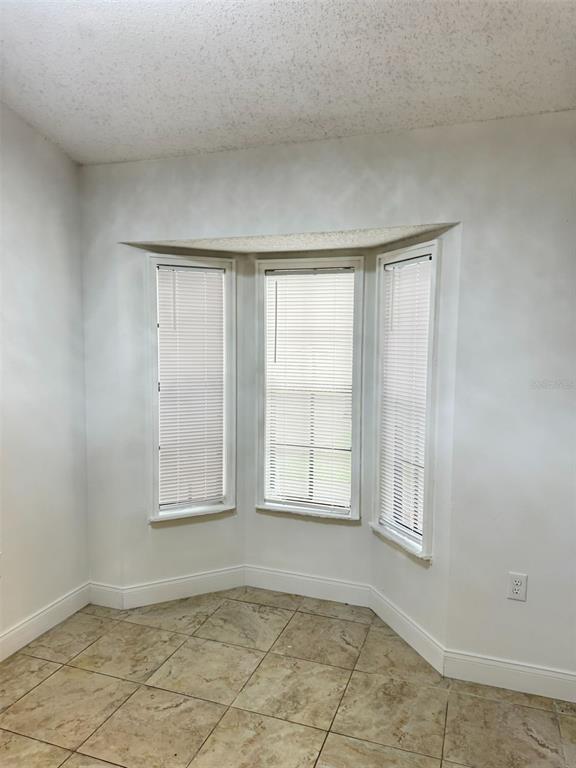 Building Photo - 10526 Bridlewood Ave