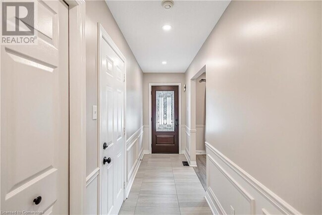 Building Photo - 14 Philomena Dr