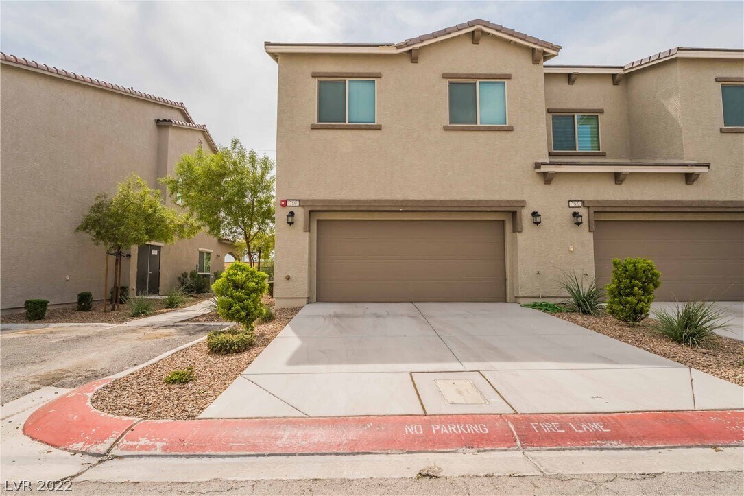 789 Clouded Valley Ave, North Las Vegas, NV 89086 Townhome Rentals in