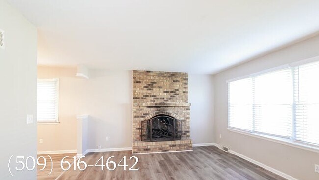 Building Photo - 5001 N Wheeling Ave