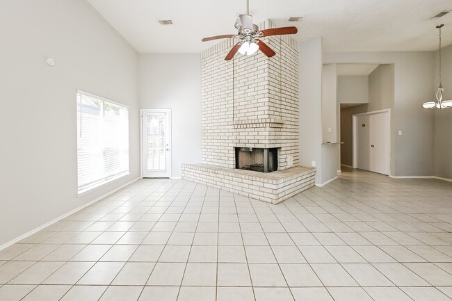 Foto del edificio - 3009 Walnut Springs Dr