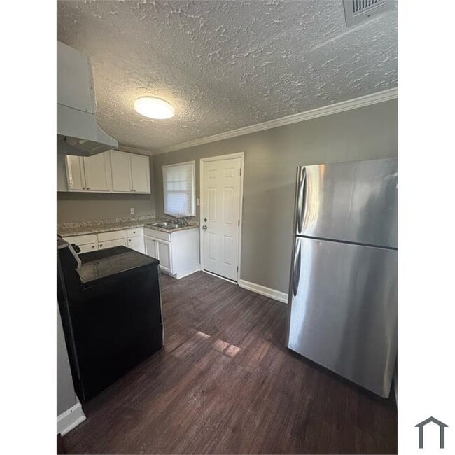 Building Photo - 1381 Watts Rd