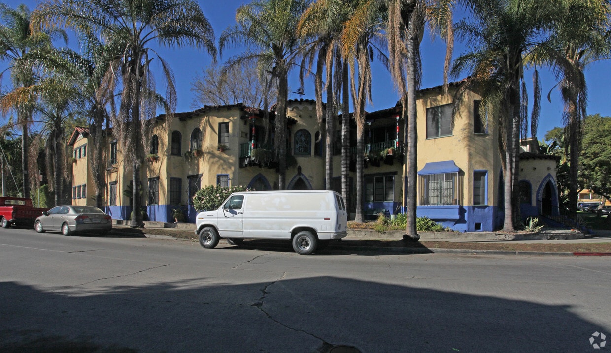 Primary Photo - 3488-3490 Rowena Ave