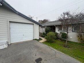 Building Photo - 2412 Loma Vista Dr