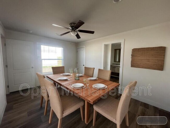 Foto del edificio - 2940 Sunlake Dr