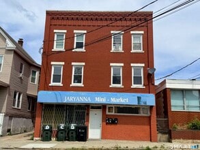 Building Photo - 36 Truman St
