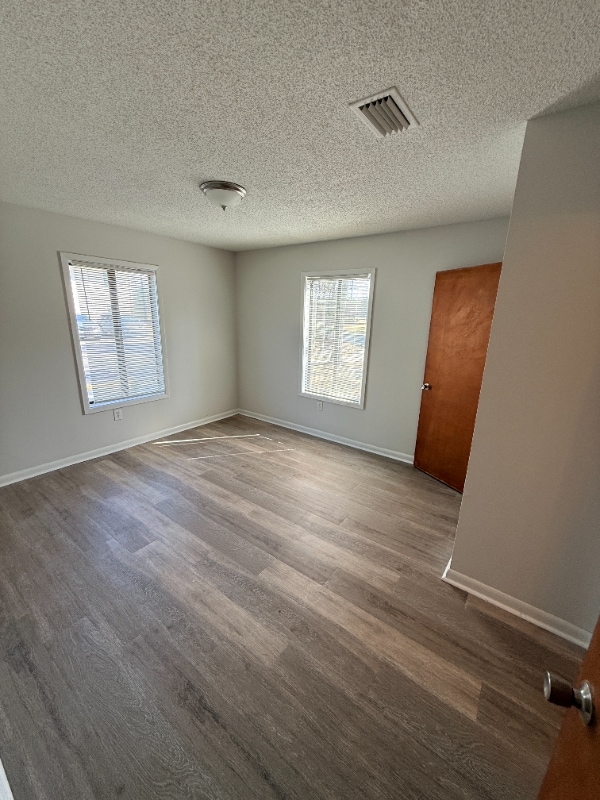 Building Photo - 1901 Airport Rd