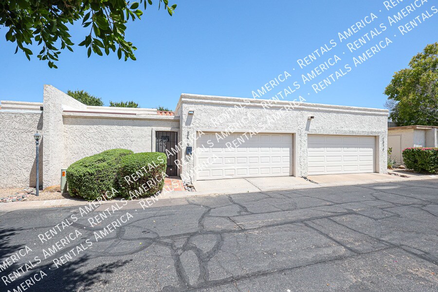Primary Photo - 2610 E Edgemont Ave