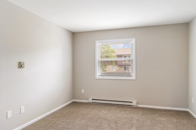 Building Photo - 3515 E Tesch Ave