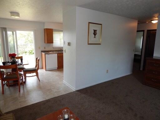 Building Photo - 4699 Waynedale Cir