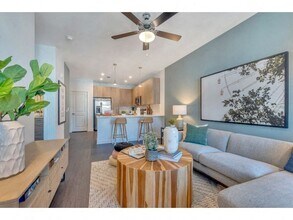 Building Photo - Alta Purl