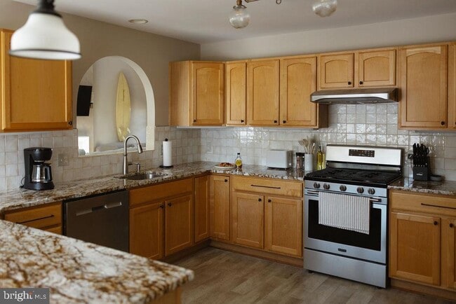 Building Photo - 42 Deerfield Ln