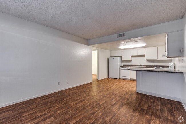 1 ABR, 1 BA (Carson renovated) - 600 SF - Reno Villas