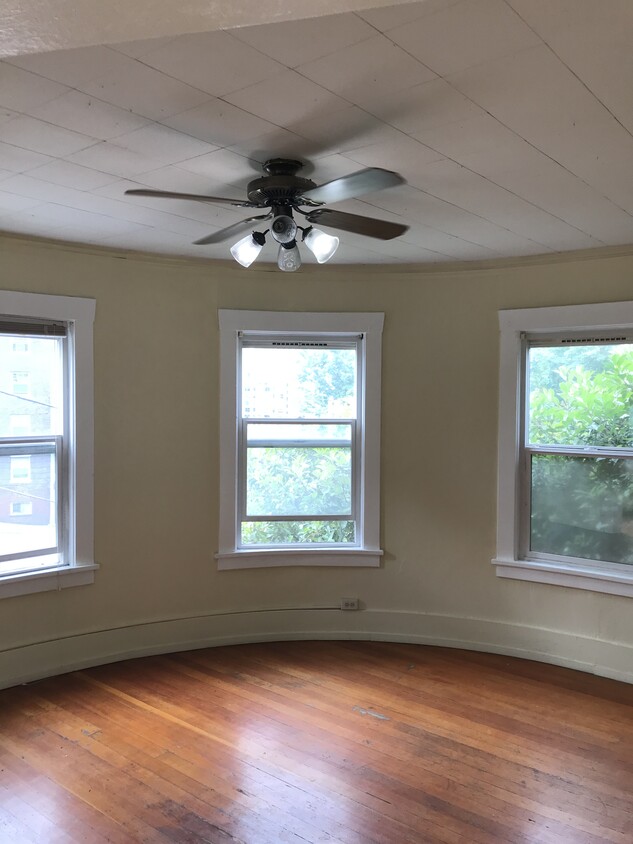 Living room - 1356 E Olive Way