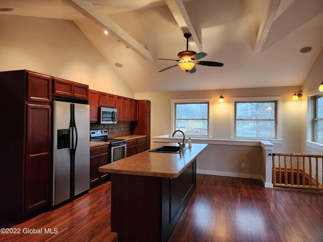 Foto del edificio - 2950 River Rd