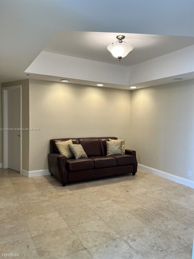 Foto del edificio - 2 br, 2 bath Condo - 20281 E Country Club ...