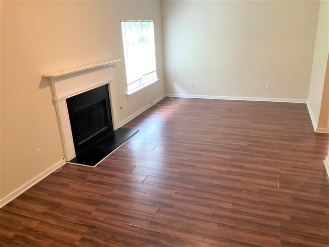 Foto del edificio - 1680 Callaway Loop