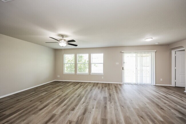 Foto del edificio - 13510 Sundance Scape