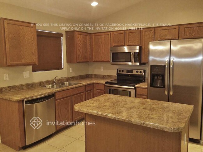 Foto del edificio - 1378 E Ryan Rd