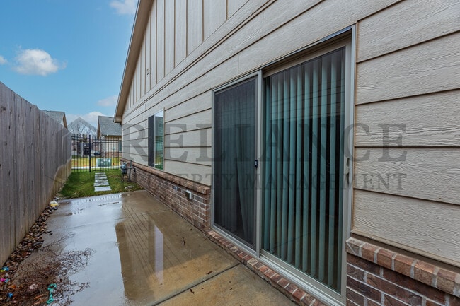 Building Photo - 13615 W Hunters View Ct