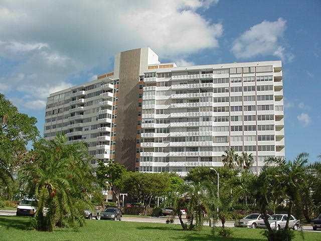 building - 20 Island Ave