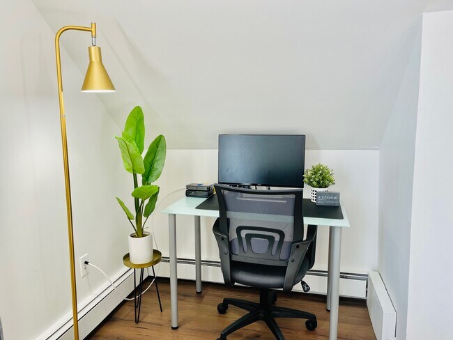 Espacio de estudio - 143 Oak St