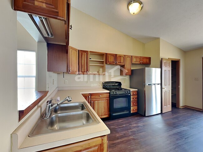 Foto del edificio - 1399 Palm Ct