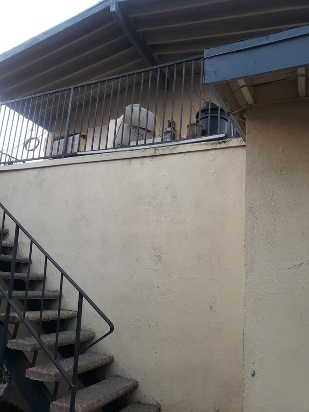 Unit D - 1351 N Grove Ave