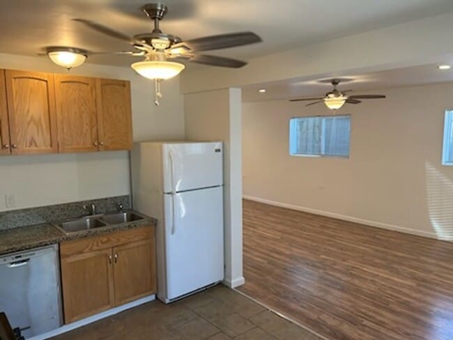 Building Photo - Loomis Home:  3 Bedroom / 2 Bathroom (2 St...