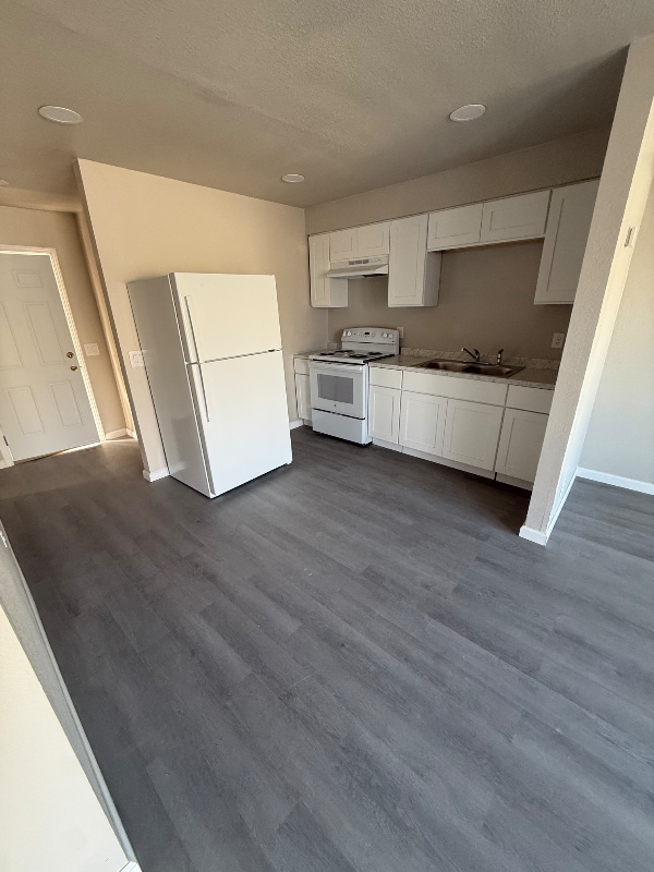 Building Photo - 101 E California St