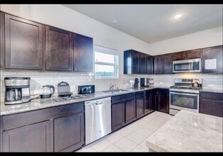 Building Photo - 5026 Fairwater Ct