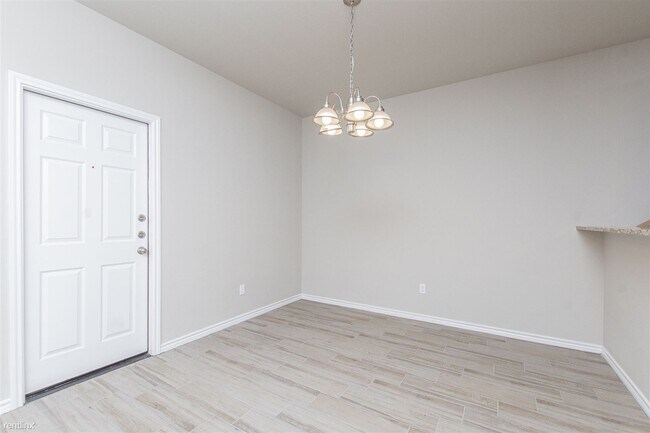 Foto del edificio - 3 br, 2 bath Duplex - 2551 Leroy Lane B
