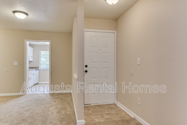 Foto del edificio - 3510 Woodlake Rd