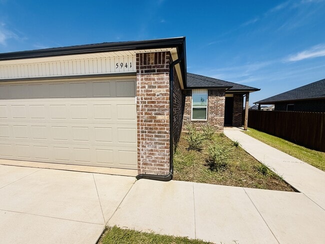 Foto del edificio - 5941 Bradford Pear Ln