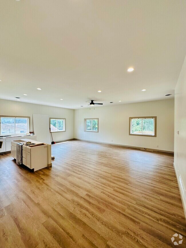 Apartments For Rent in Kingsbury IN with High Ceilings 3 Rentals