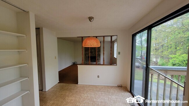 Foto del edificio - 1461 Silver Lake Dr