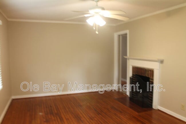 Foto del edificio - 2454 Richard Ave