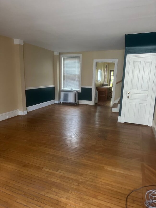 Building Photo - West Chester Historic Townhome - 4 bedrooms, 1 bath