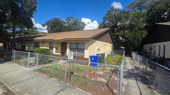 Foto del edificio - 1642 Crystal Park Cir