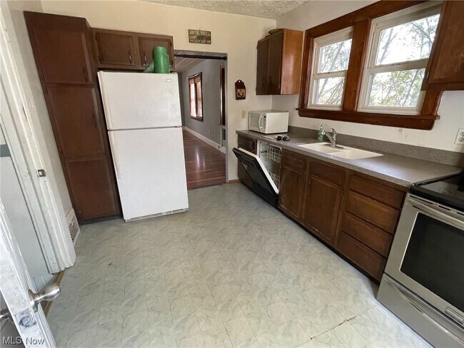 Building Photo - 1286 Wilbur Ave