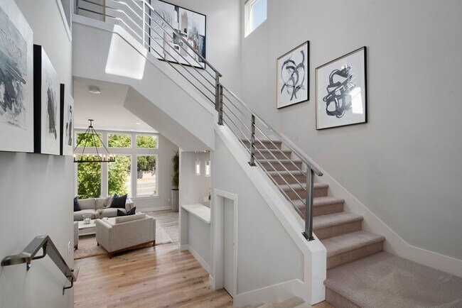 Building Photo - Stunning Newer Lakeridge Shores Townhome